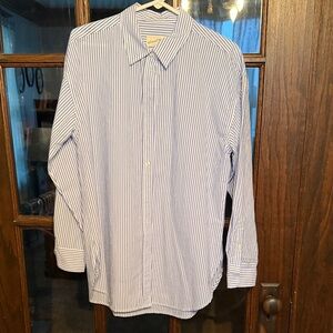 Universal Thread Women's Blue and White Striped Button Down Shirt